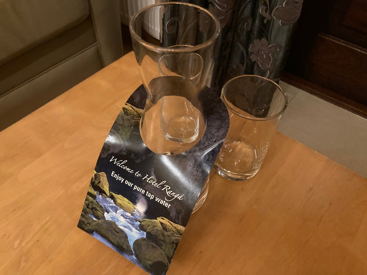 Hotel Ranga deluxe room glasses and carafe