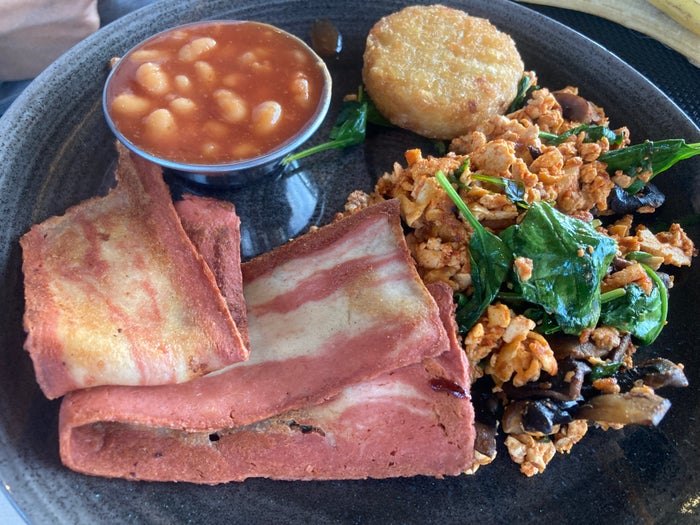 Hotel Ranga restaurant vegan breakfast plate Hotel Ranga restaurant vegan breakfast plate