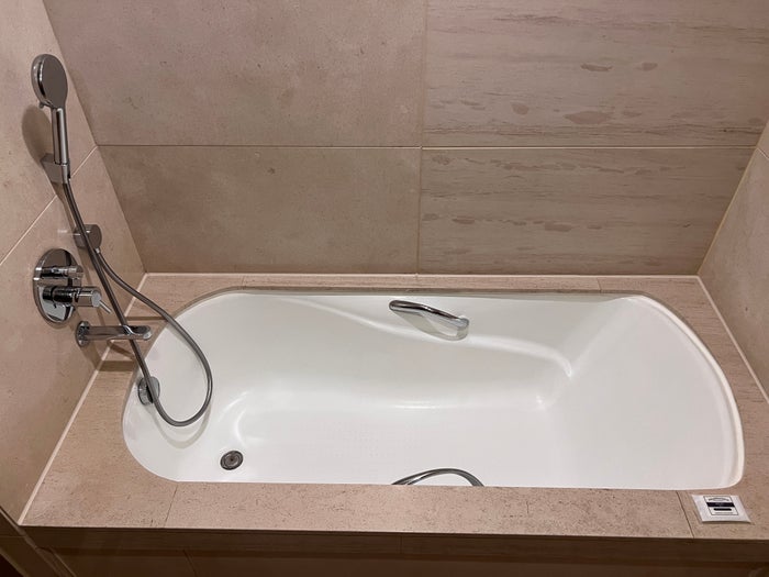 Hyatt Regency Hong Kong Sha Tin bathtub