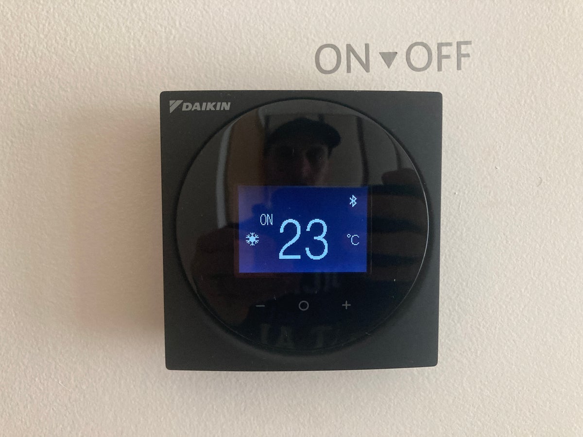 Hyatt Regency Lisbon bedroom thermostat