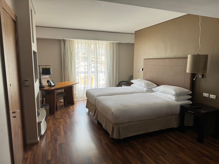 The 2 Twin Club room from the front door.