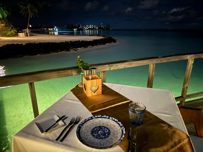 Iru Veli restaurant romantic dinner for 1 Iru Veli restaurant romantic dinner for 1