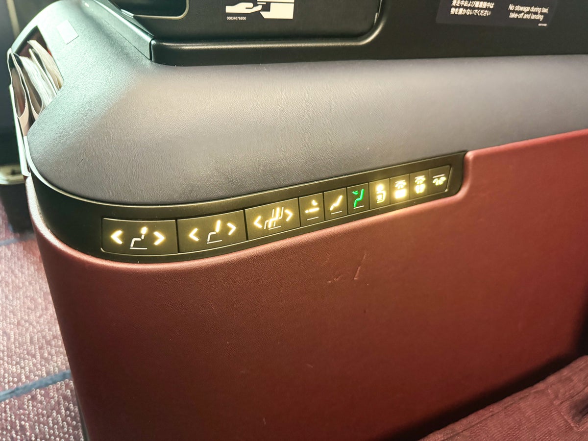 Japan Airlines A350 1000 business controls