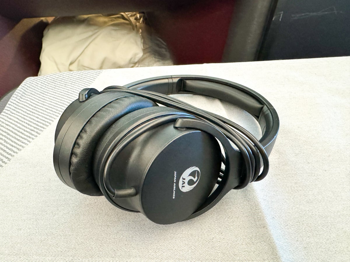 Japan Airlines A350 1000 business headphones