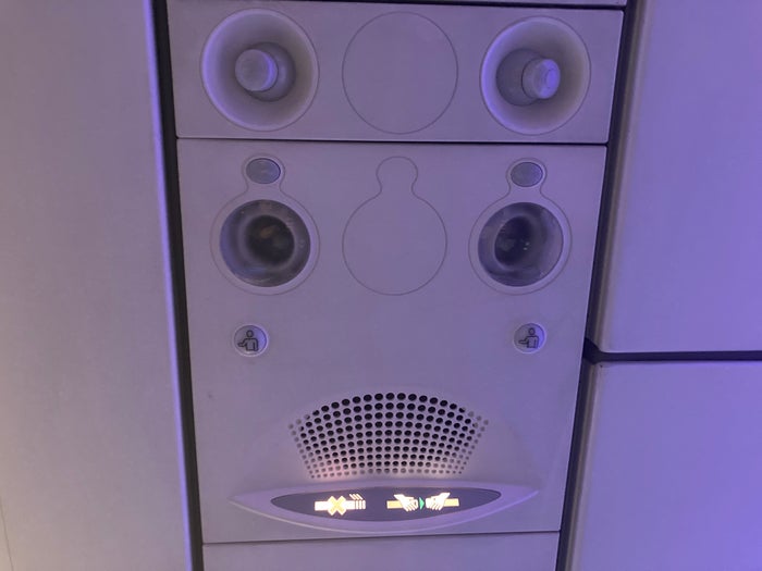 JetBlue Mint A321 overhead lights and air nozzles