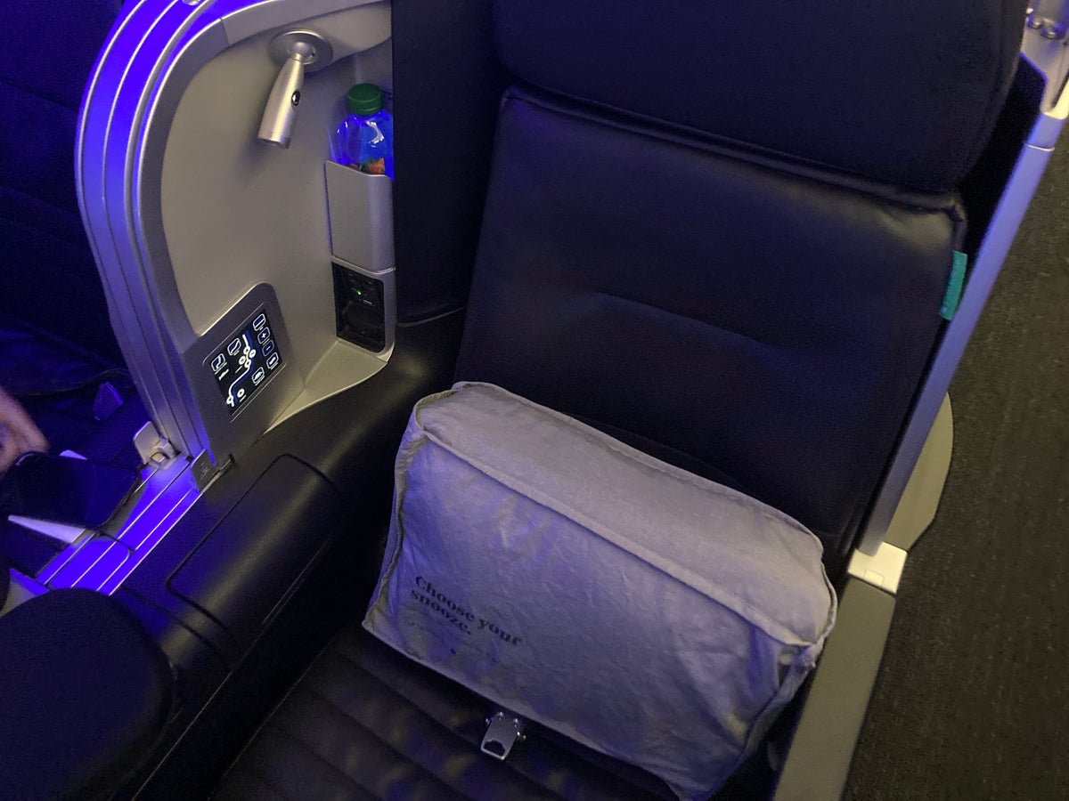 JetBlue Mint A321 seat 3D