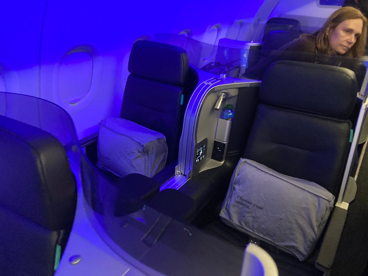 JetBlue Airbus A321 Mint Business Class 2024 Review [JFK to LAX]