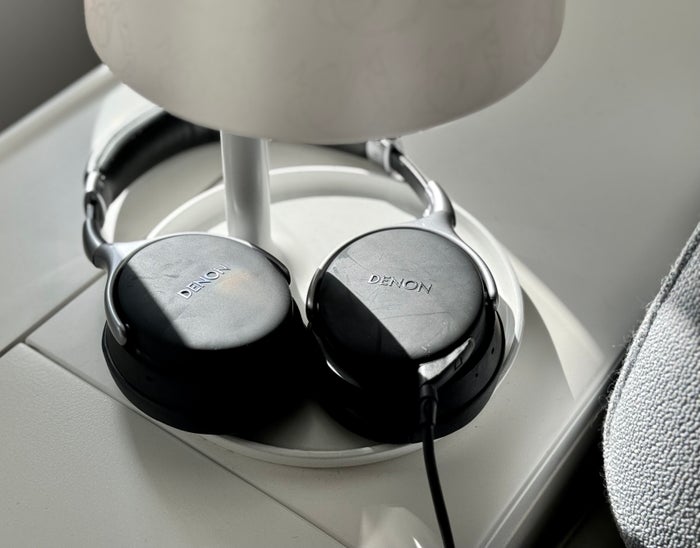 La Premiere Denon headset La Premiere Denon headset