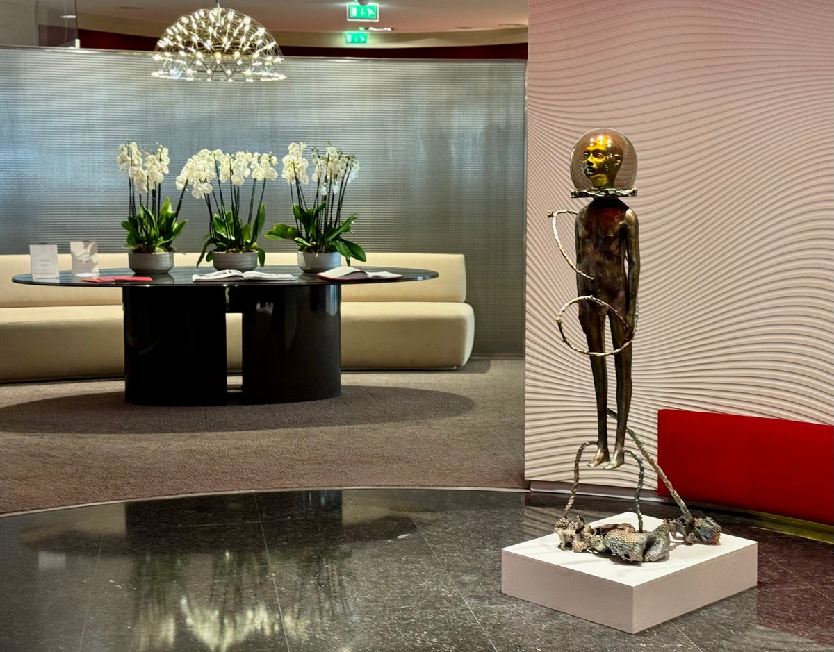 La Premiere Paris CDG lounge entrance
