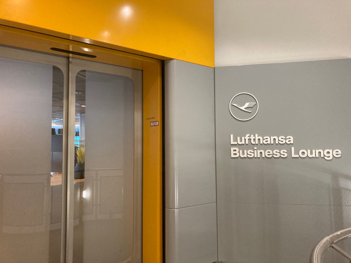 Lufhansa business lounge entrance at FRA
