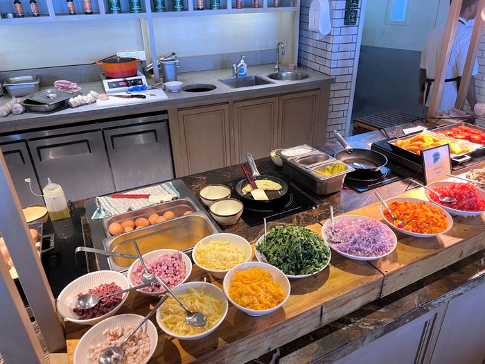 Omelet and egg station at Le Meridien Maldives breakfast buffet Omelet and egg station at Le Meridien Maldives breakfast buffet