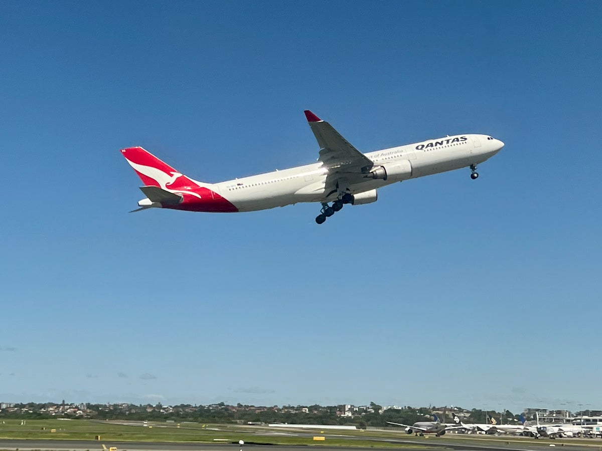 Flying Qantas? You Can Now Upgrade With American Airlines Miles