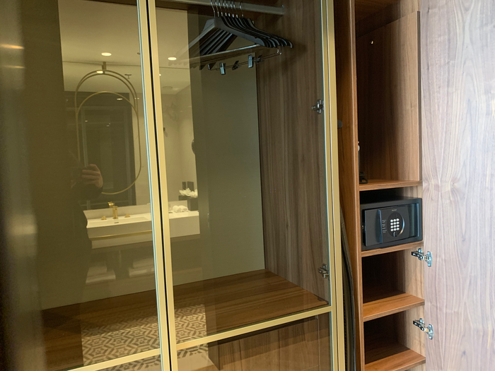Renaissance Porto Lapa Hotel closet hangers safe shelves Renaissance Porto Lapa Hotel closet hangers safe shelves