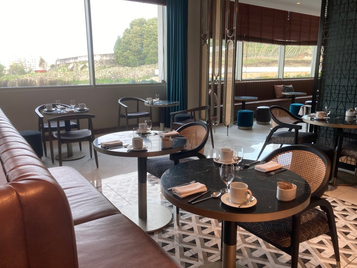 Renaissance Porto Lapa Hotel restaurant seating Renaissance Porto Lapa Hotel restaurant seating