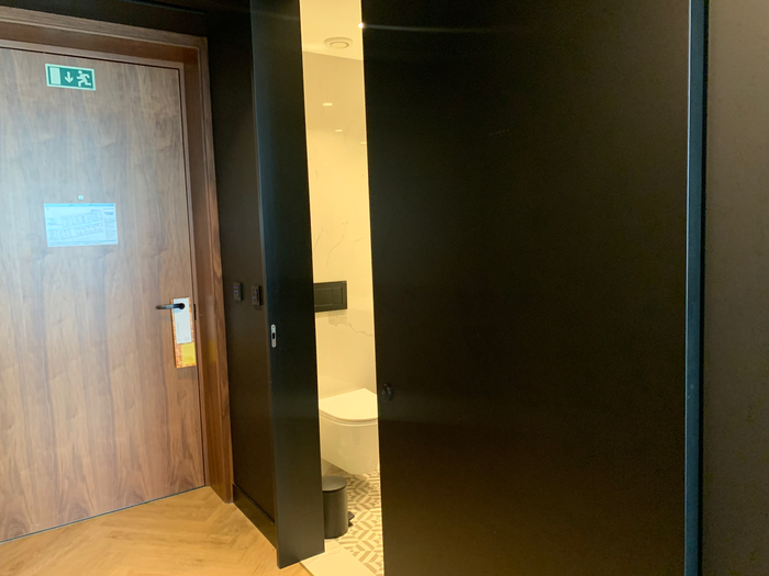 Renaissance Porto Lapa Hotel second bathroom sliding door Renaissance Porto Lapa Hotel second bathroom sliding door