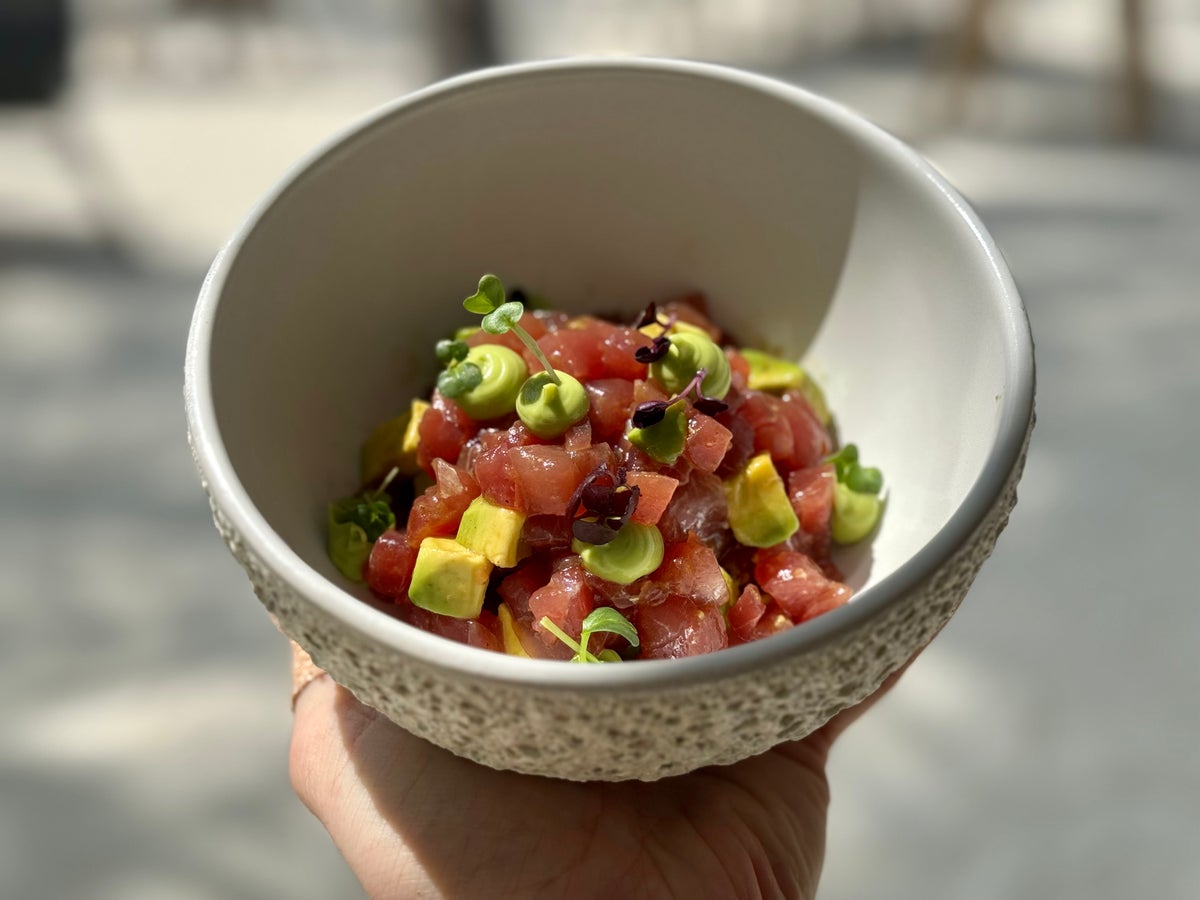 Ritz Carlton Fari Islands FnB Beach Shack tuna tartare