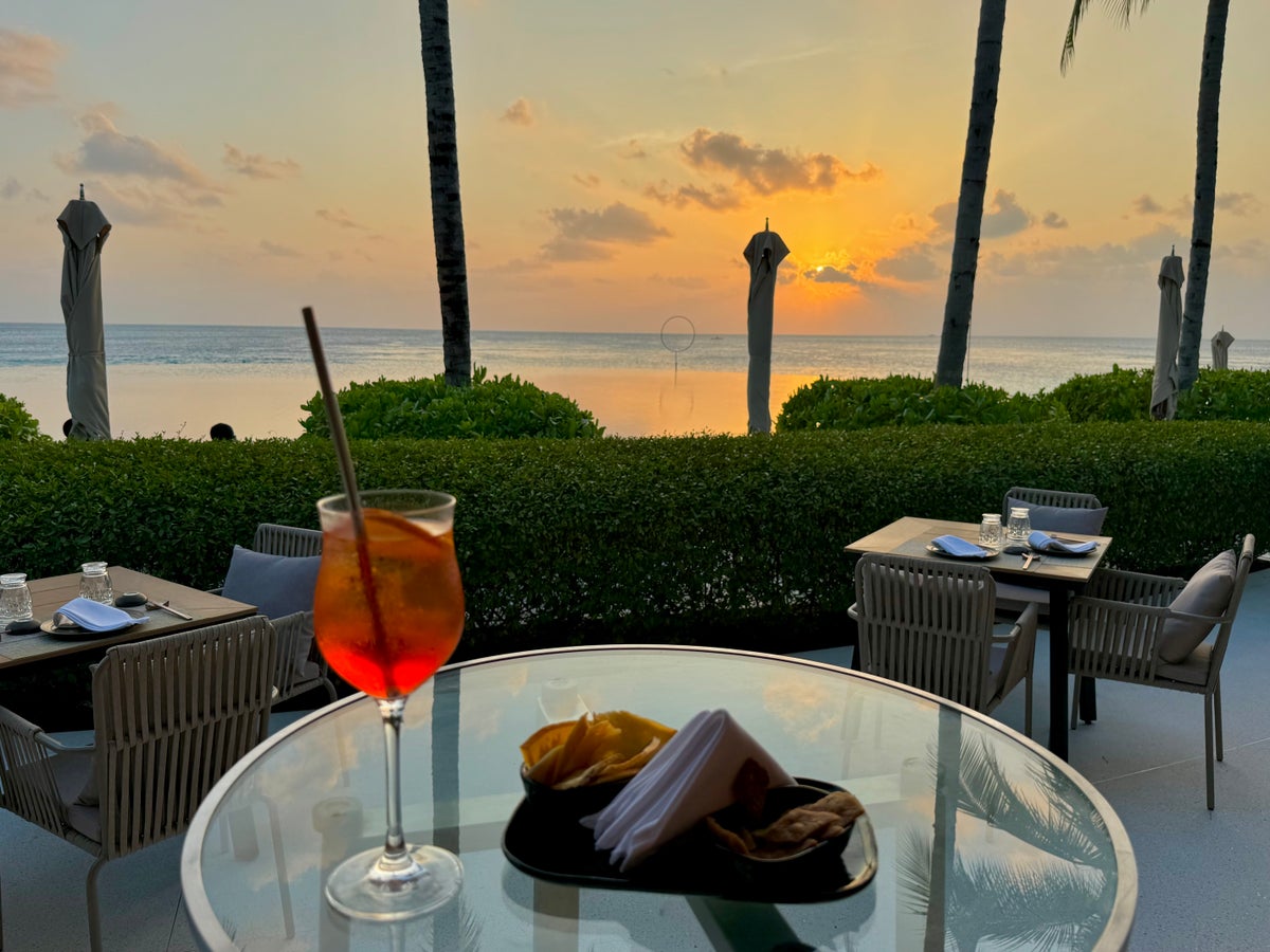 Ritz Carlton Fari Islands FnB Eau Bar at sunset 