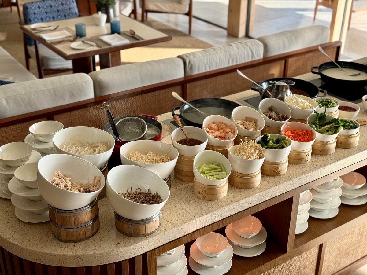 Ritz Carlton Fari Islands FnB La Locanda breakfast chef station