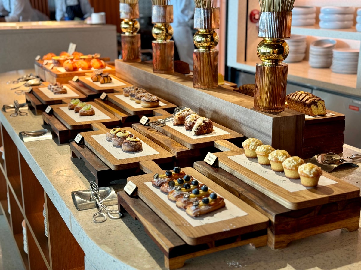 Ritz Carlton Fari Islands FnB La Locanda breakfast pastries