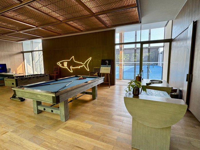 Ritz Carlton Fari Islands games room and tennis Ritz Carlton Fari Islands games room and tennis
