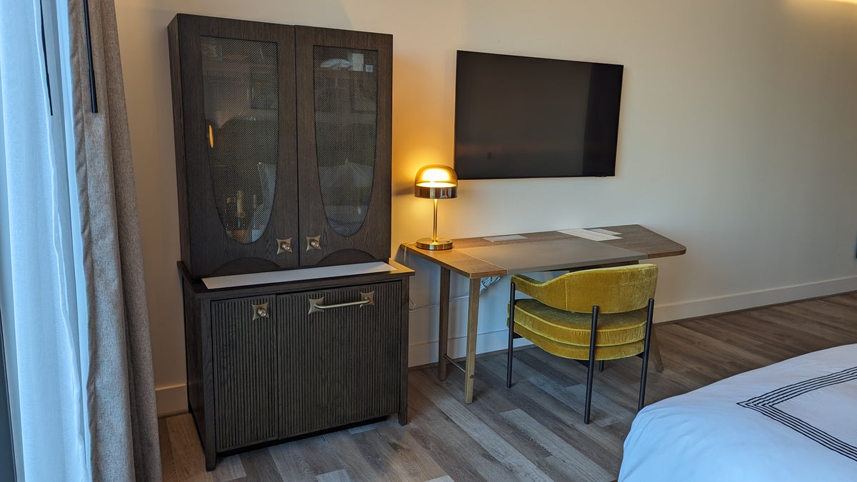 Thompson Houston guestroom bedroom bar and desk