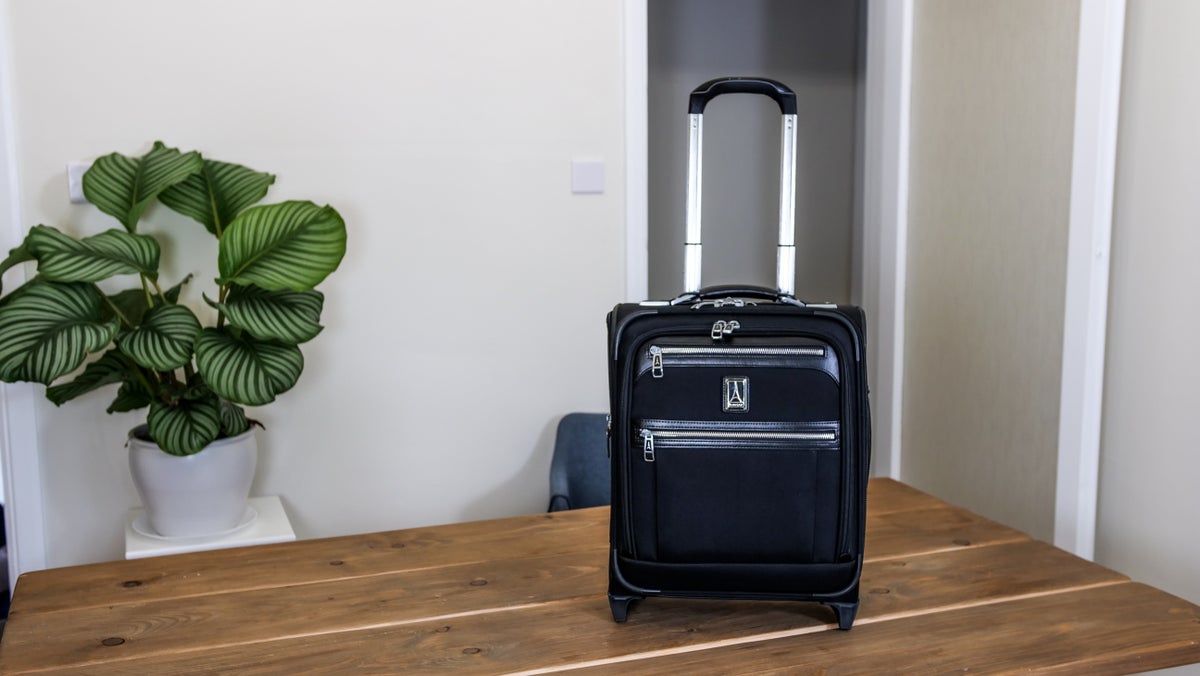 Travelpro Platinum Elite Softside Luggage Review  – Is It Worth It? [Video]