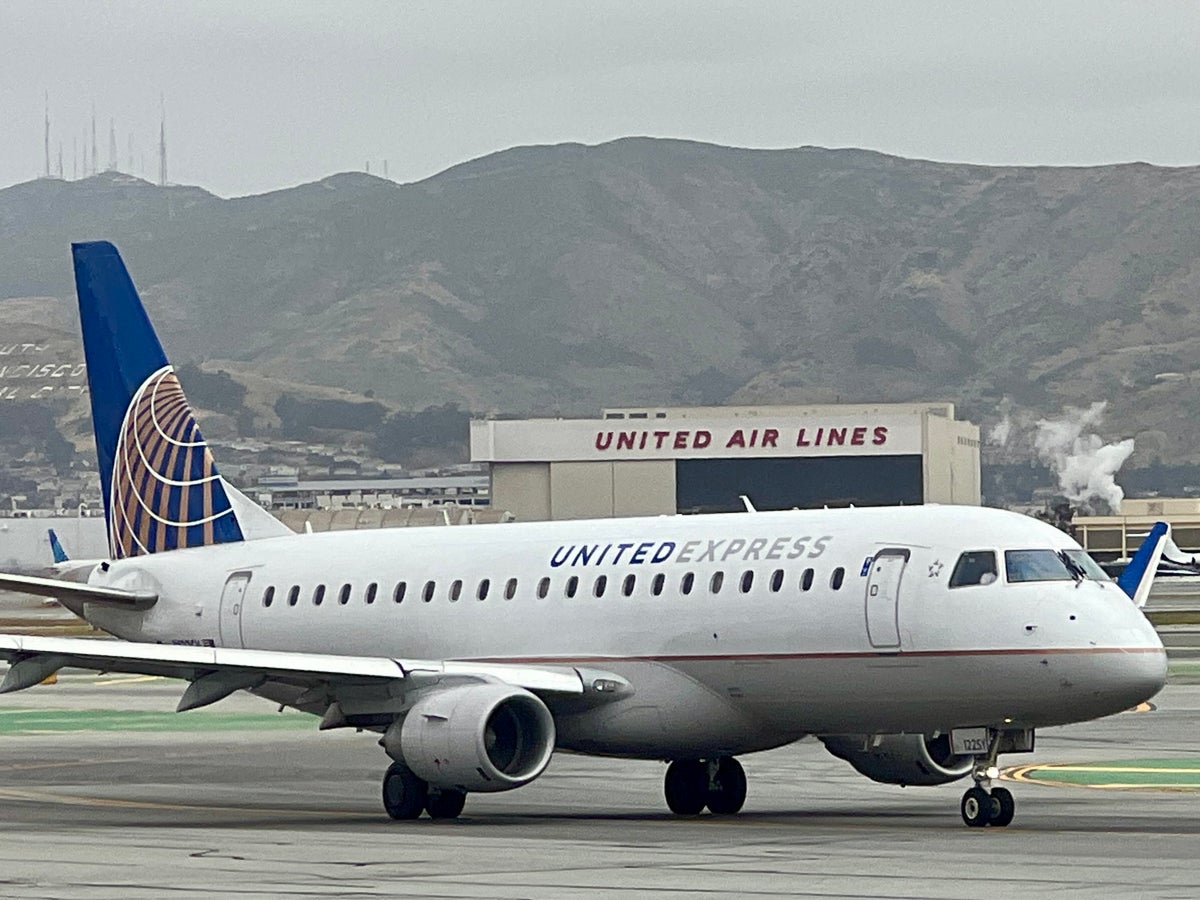 United Airlines Embraer E175 at San Francisco SFO