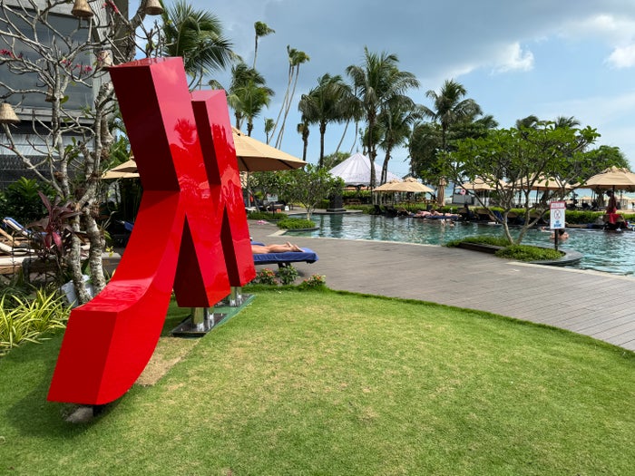 Weligama Bay Marriott M logo pool