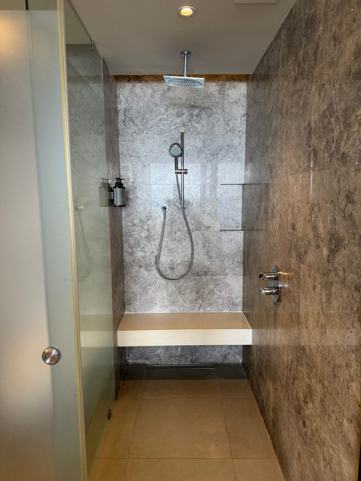 Weligama Bay Marriott king room shower