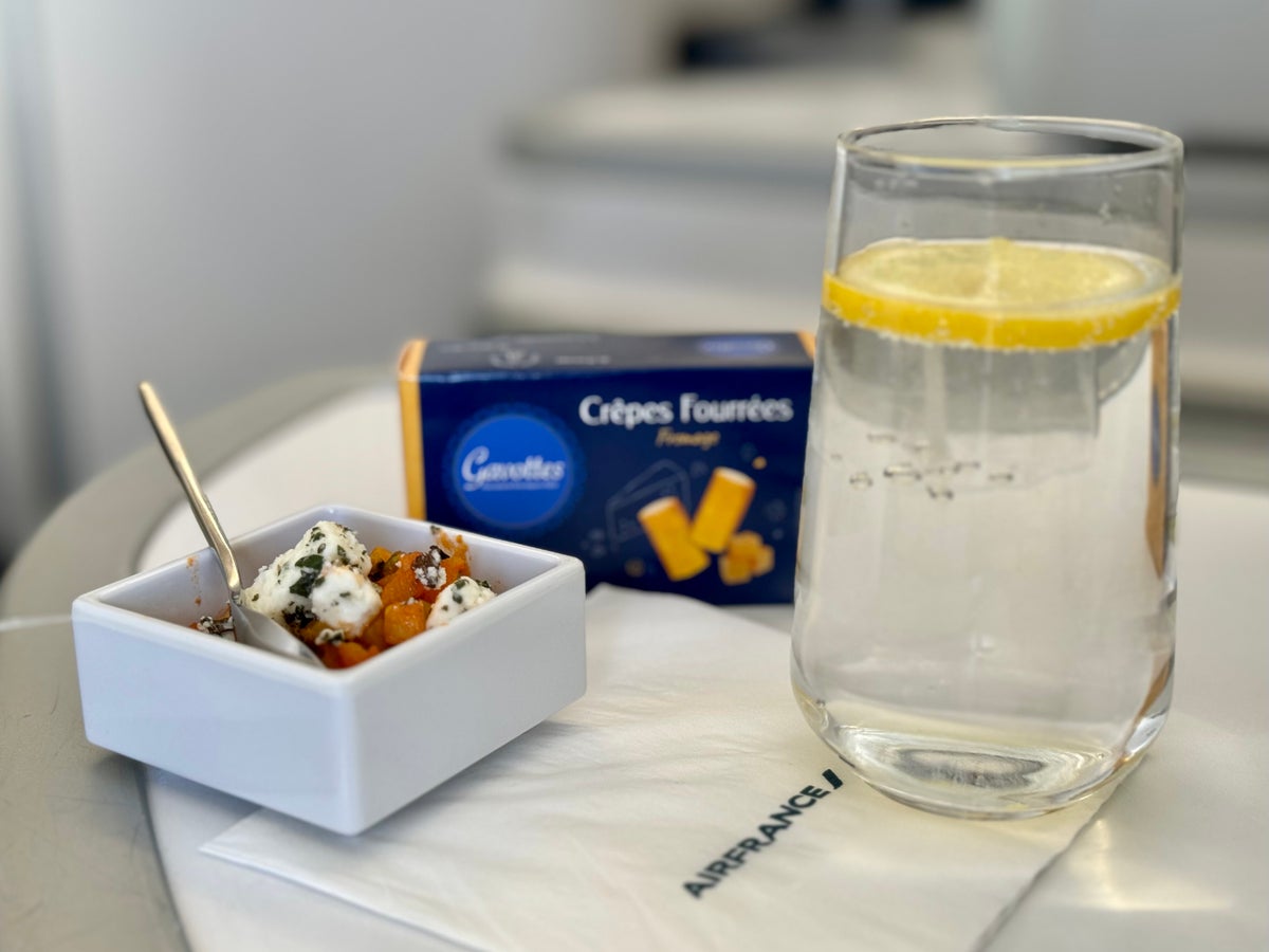 Air France Business Class Airbus A350 FnB first drink