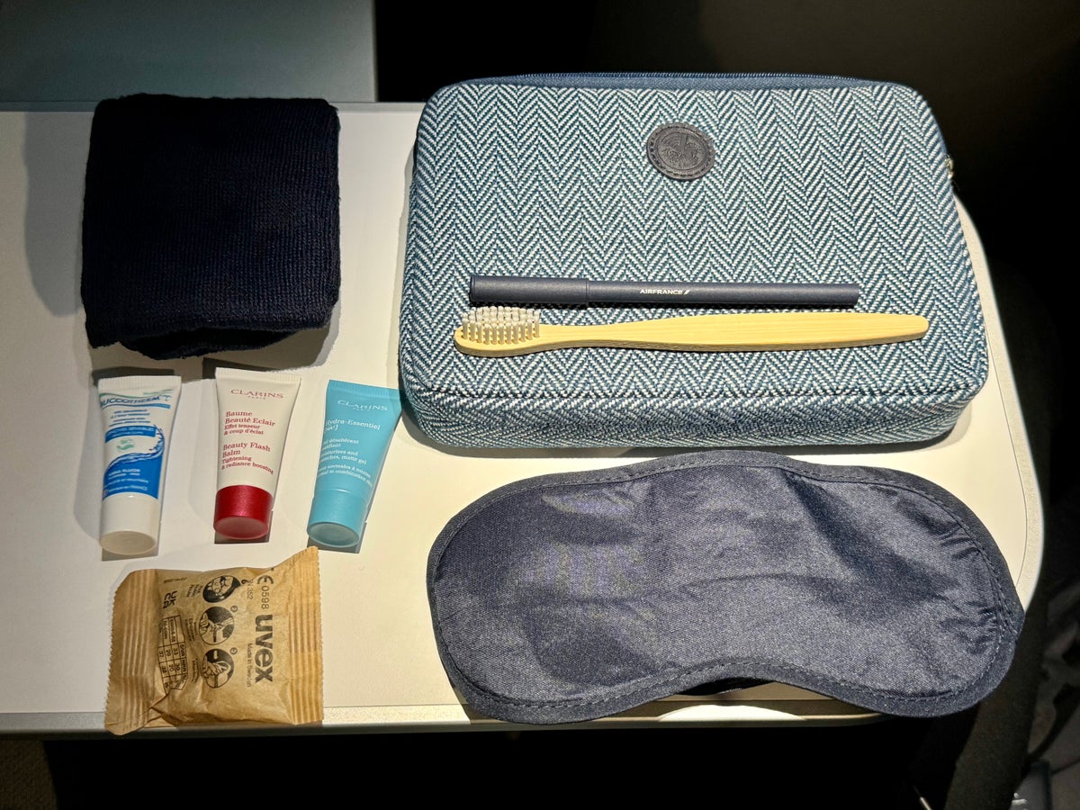 Air France Business Class Airbus A350 amenity kit 