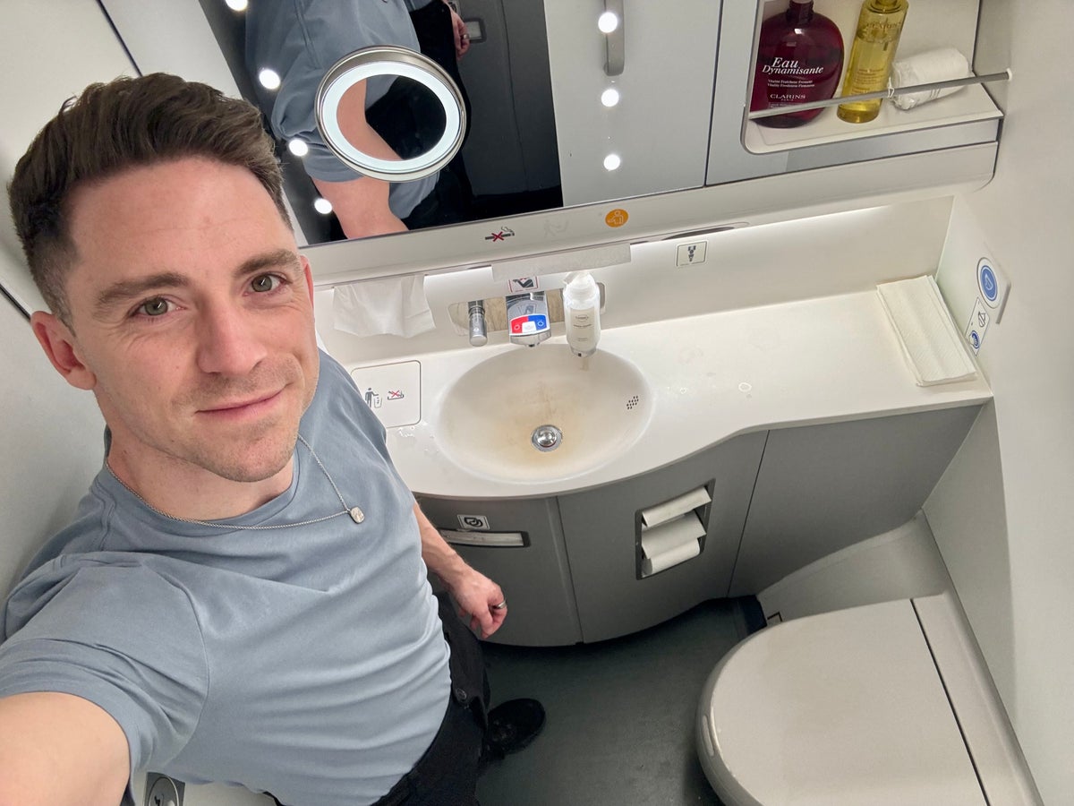 Air France Business Class Airbus A350 bathroom