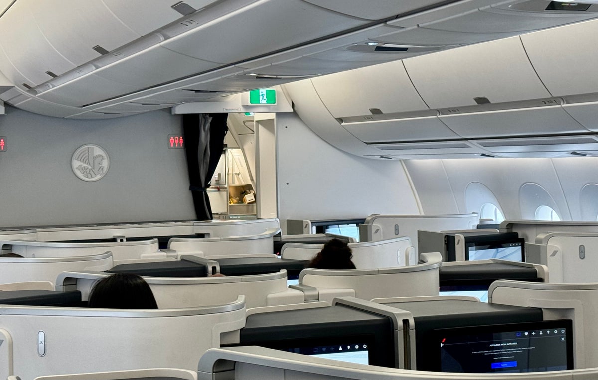 Air France Business Class Airbus A350 cabin 