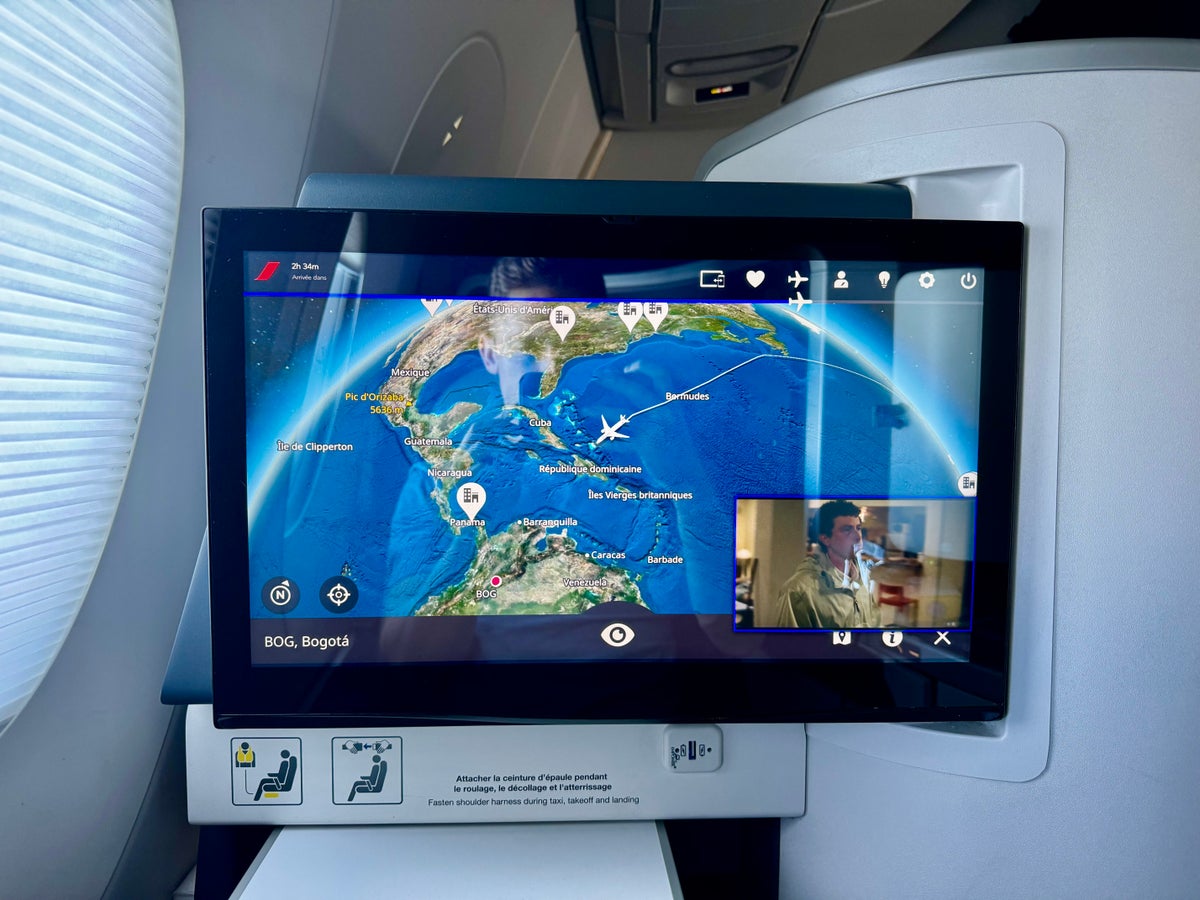 Air France Business Class Airbus A350 seat IFE moving map