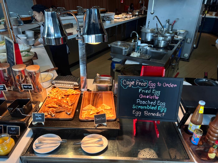 Aloft Bangkok Sukhumvit 11 Crave breakfast egg station Aloft Bangkok Sukhumvit 11 Crave breakfast egg station