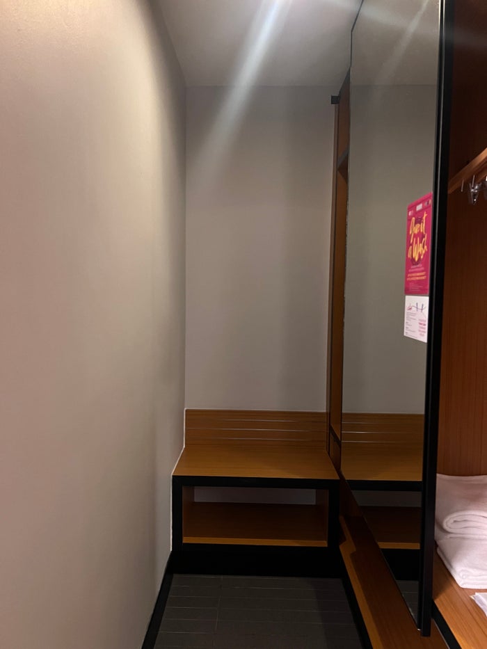 Aloft Kuala Lumpur Sentral bathroom bench Aloft Kuala Lumpur Sentral bathroom bench