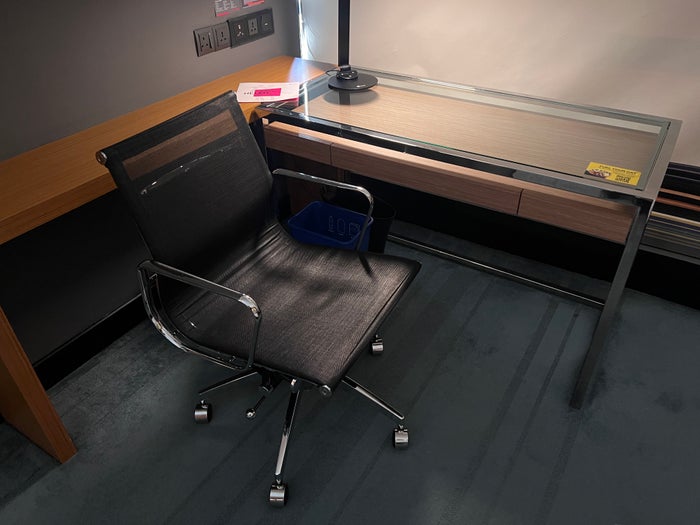 Aloft Kuala Lumpur Sentral bedroom workstation and chair Aloft Kuala Lumpur Sentral bedroom workstation and chair