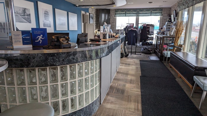 Best Western Rail Haven Springfield lobby