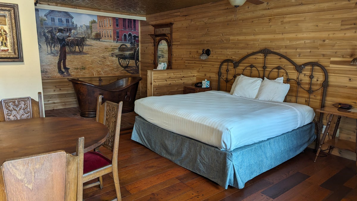 Best Western Rail Haven Springfield themed room Wild Bill bedroom