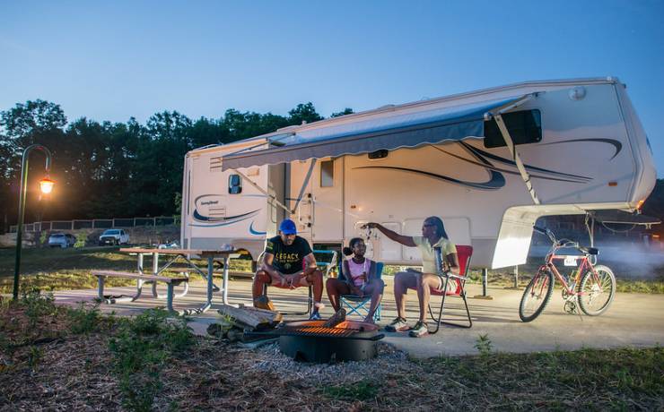 Camping Echo Bluff State Park