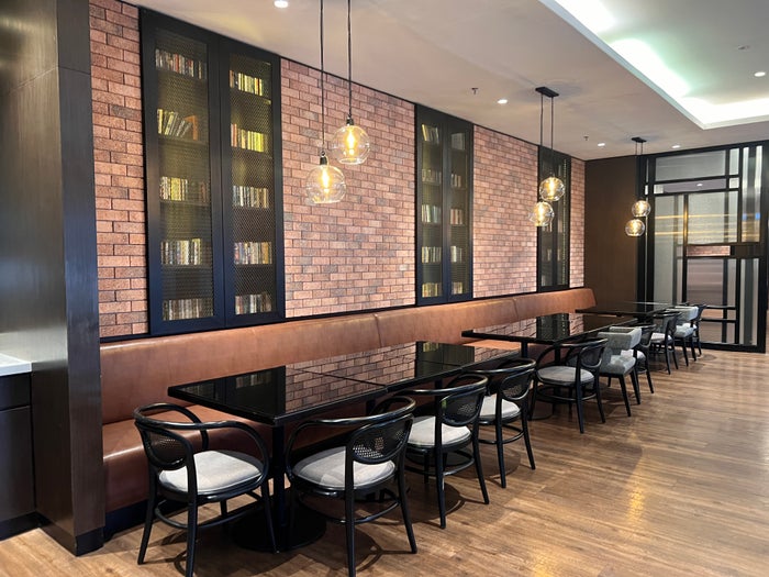 Hotel Stripes Kuala Lumpur Autograph Collection The SNUG wall seating