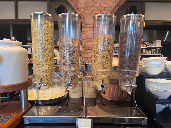 Hotel Stripes Kuala Lumpur Autograph Collection breakfast cereals