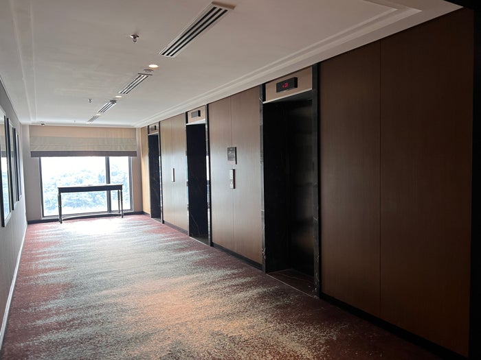 Hotel Stripes Kuala Lumpur Autograph Collection guestroom elevators