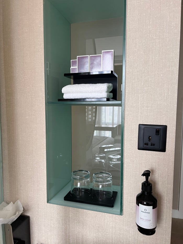 Hotel Stripes Kuala Lumpur Autograph Collection room bathroom amenities