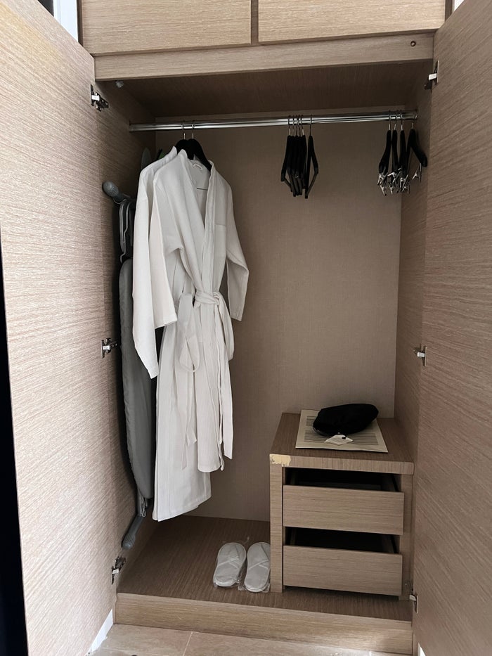Hotel Stripes Kuala Lumpur Autograph Collection room closet