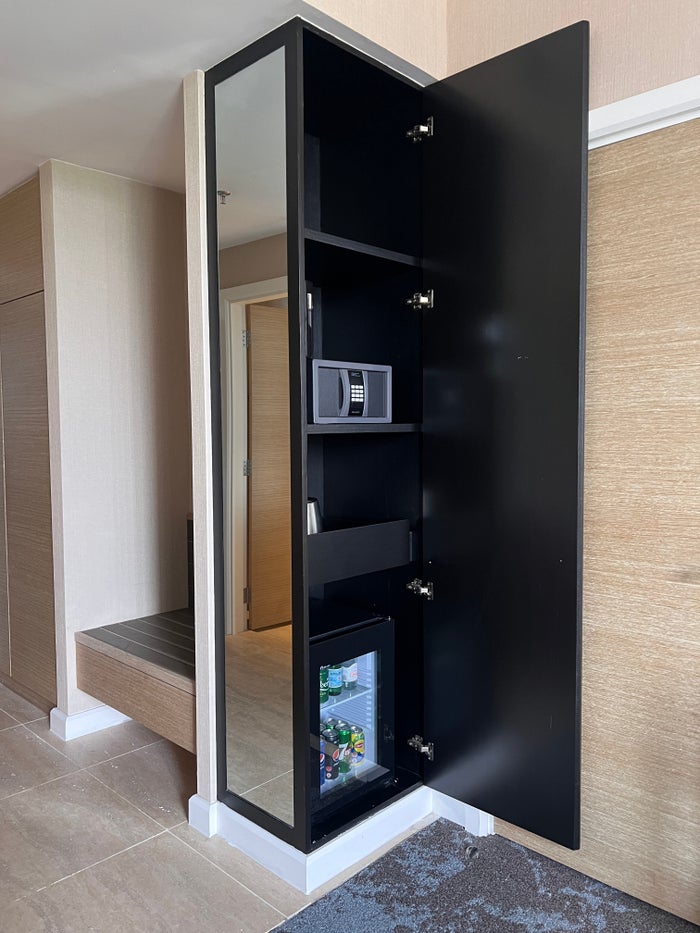 Hotel Stripes Kuala Lumpur Autograph Collection room mirror and closet