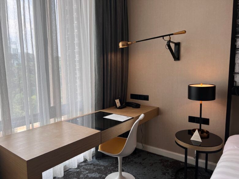 Hotel Stripes Kuala Lumpur Autograph Collection room workstation