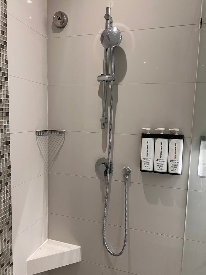 Hyatt Place Bangkok Sukhumvit walk in shower Hyatt Place Bangkok Sukhumvit walk in shower