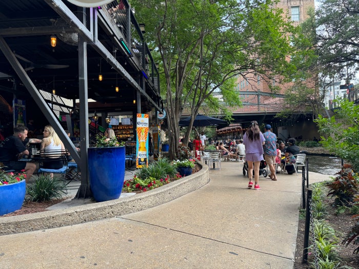 Hyatt Regency San Antonio Riverwalk On the Bend exterior patio Hyatt Regency San Antonio Riverwalk Mad Dogs bar on the riverwalk