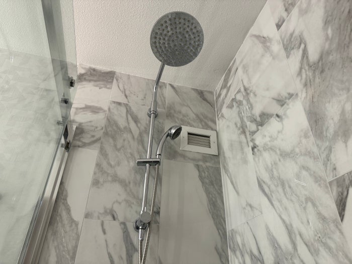 Hyatt Regency San Antonio Riverwalk bathroom showerhead Hyatt Regency San Antonio Riverwalk bathroom showerhead